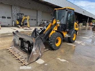 JCB 406