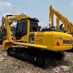 Komatsu 220-8