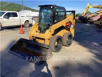 CAT 242D3 AC