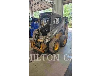 John Deere 318G