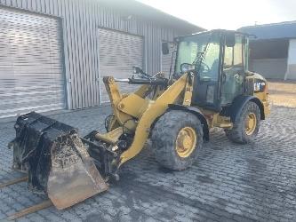 CAT 906