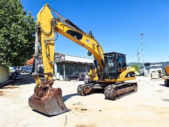 CAT 323D