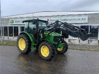 John Deere 5820