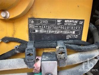 CAT 236D