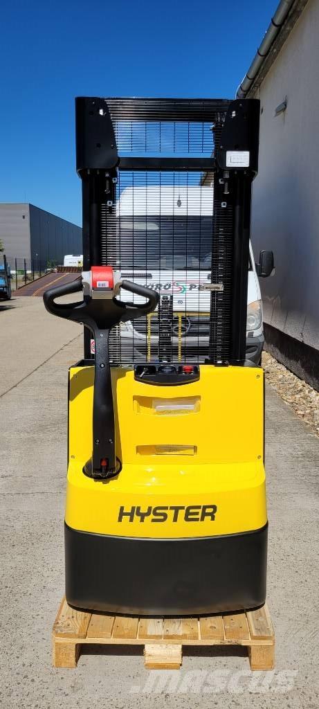 Hyster S 1.6 Колички високоповдигачи с теглич