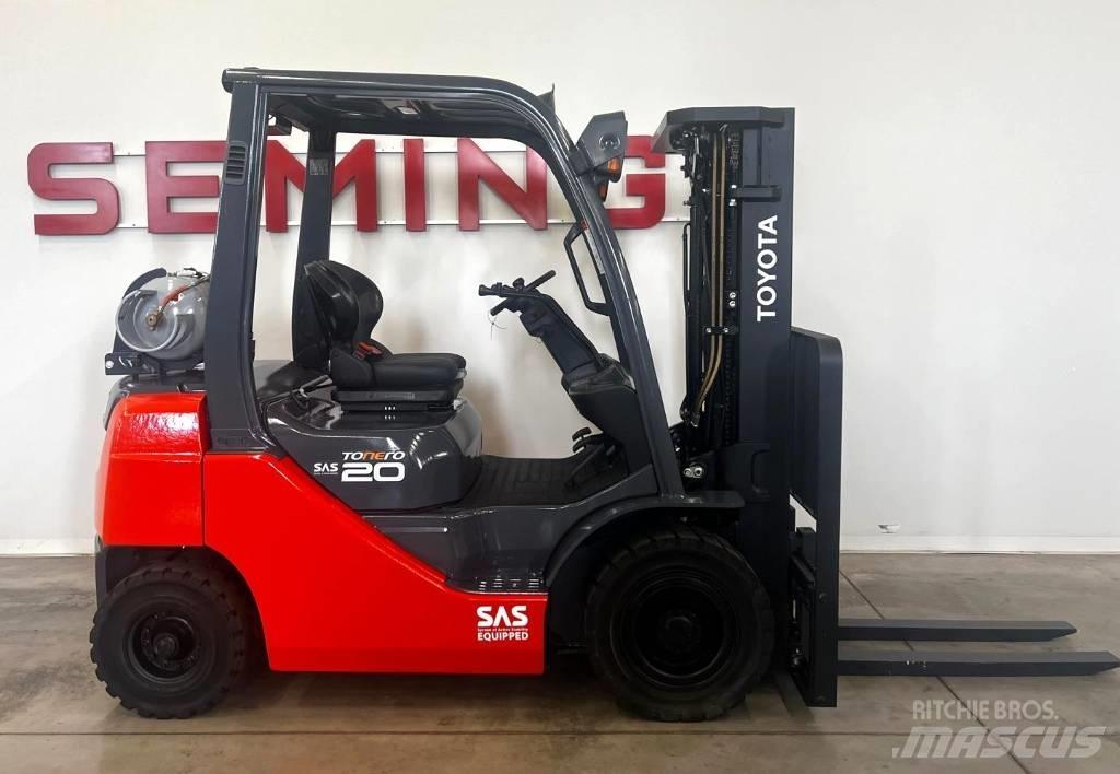 Toyota 10831 8FGF20 Камиони с АГУ