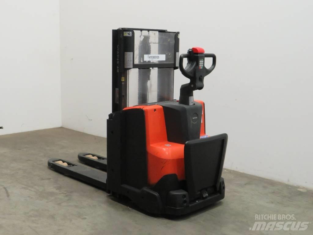 BT SWE 200 D Колички високоповдигачи с теглич