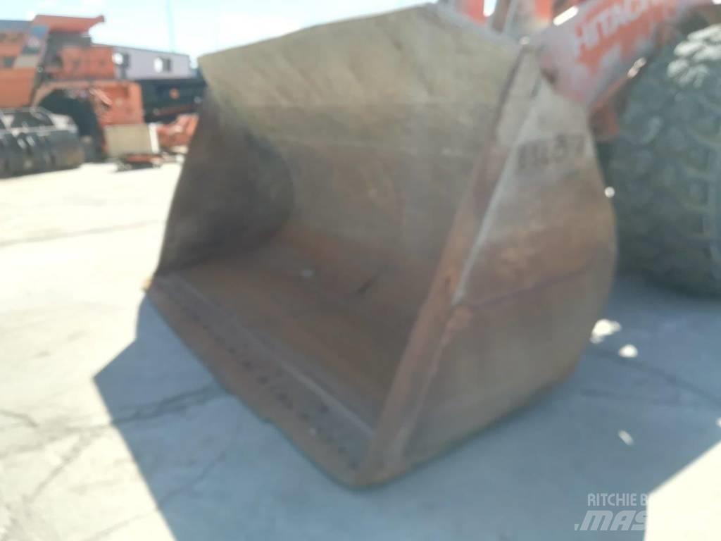 Hitachi ZW 370-6 Колесни товарачи