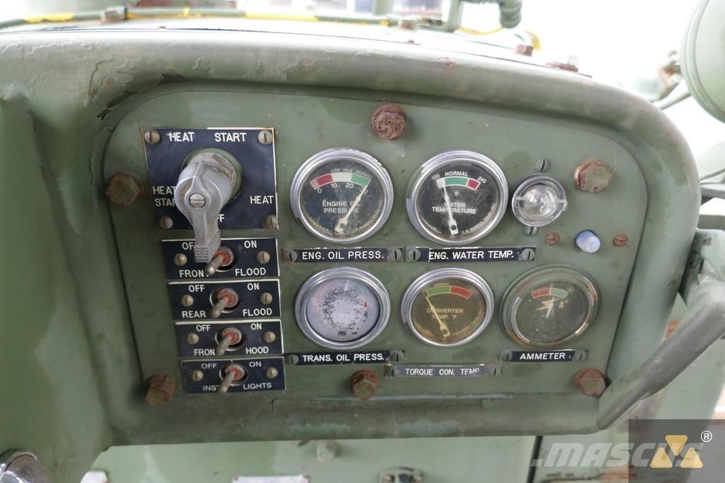 CAT D7F Ex-army Верижни булдозери
