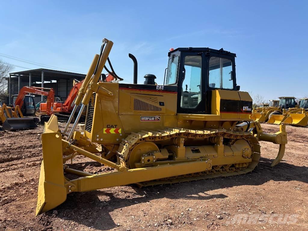CAT D6G Верижни булдозери
