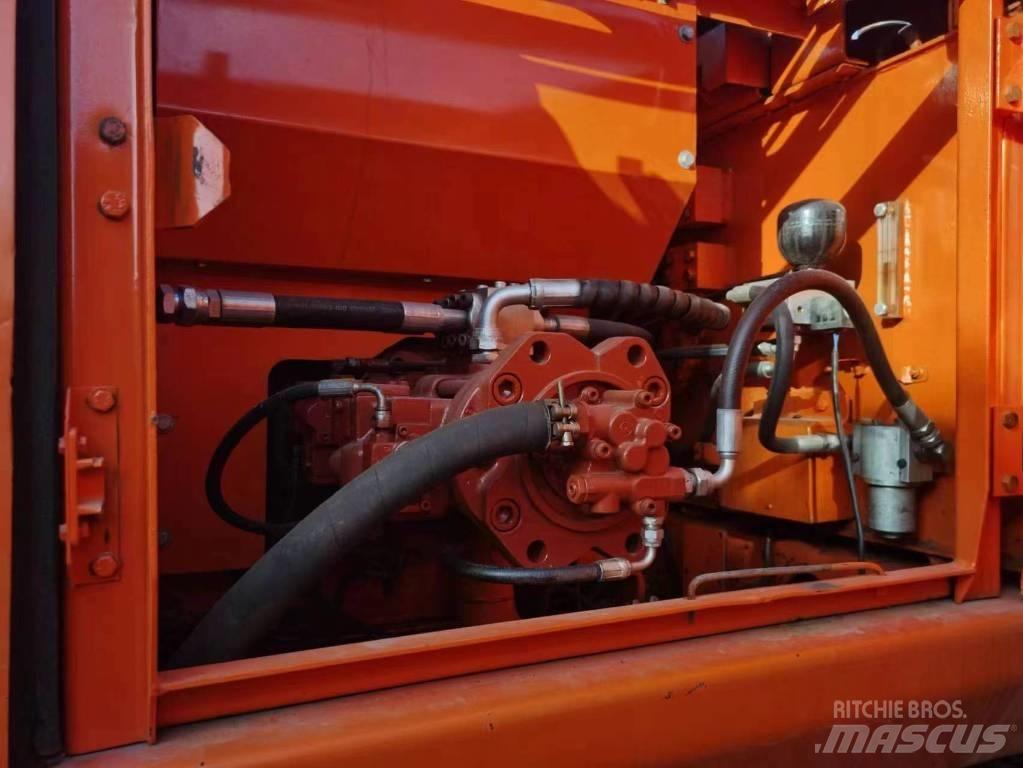 Doosan DH 220 Верижен екскаватор
