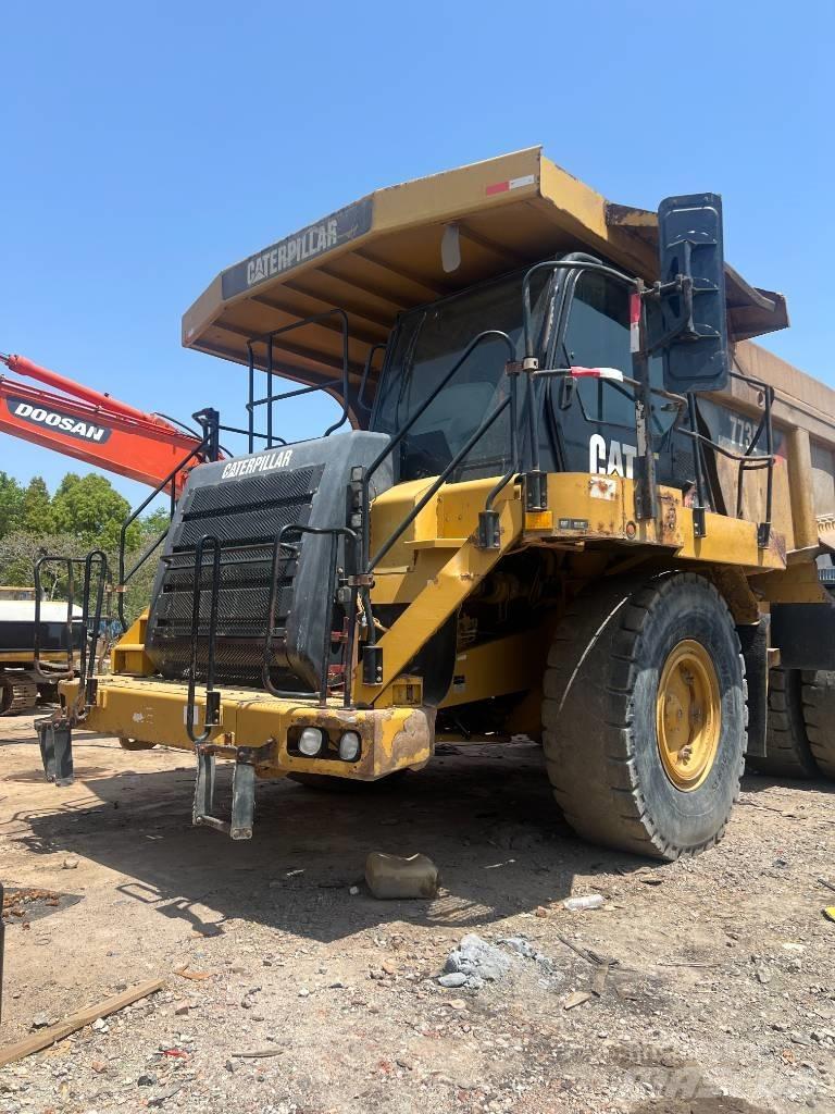 CAT 773F Твърди самосвали
