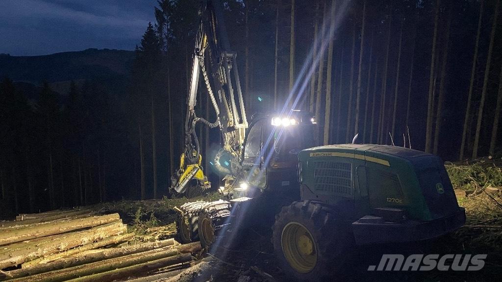 John Deere 1270 E Харвестери
