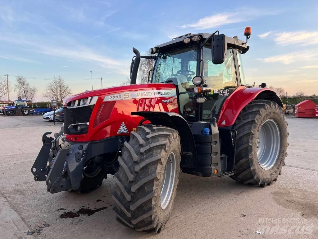 Massey Ferguson 7719 Трактори