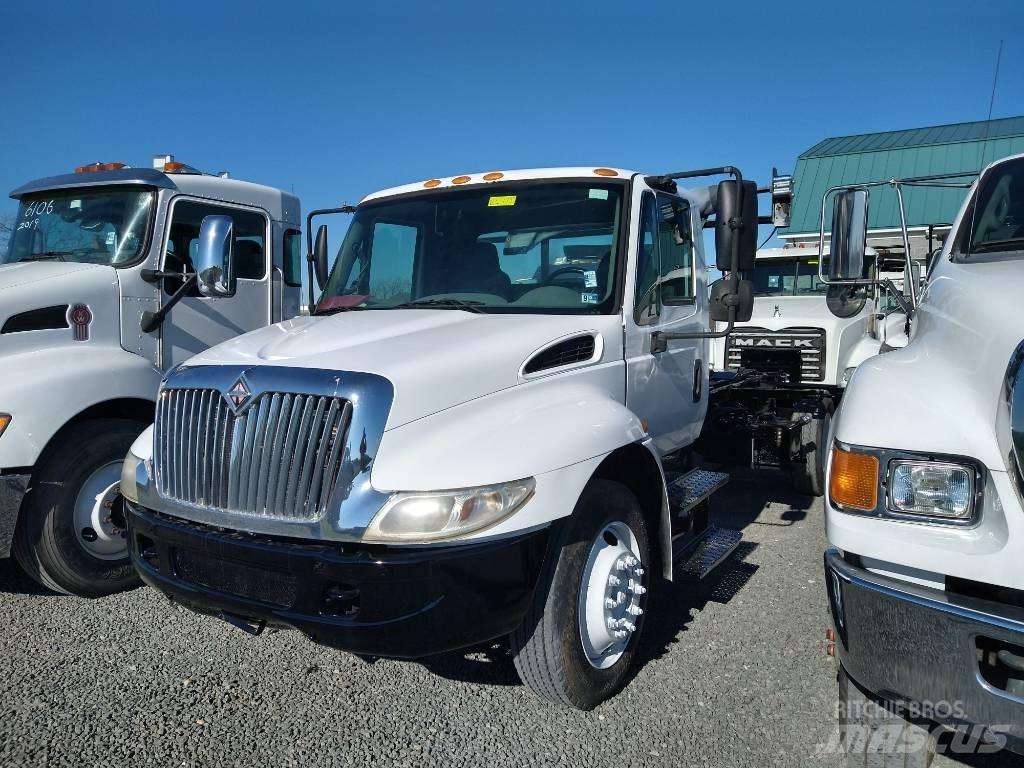 International 4400 Камиони за отпадъци