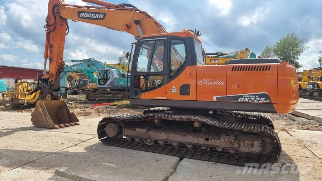 Doosan DX 225 LC Верижен екскаватор