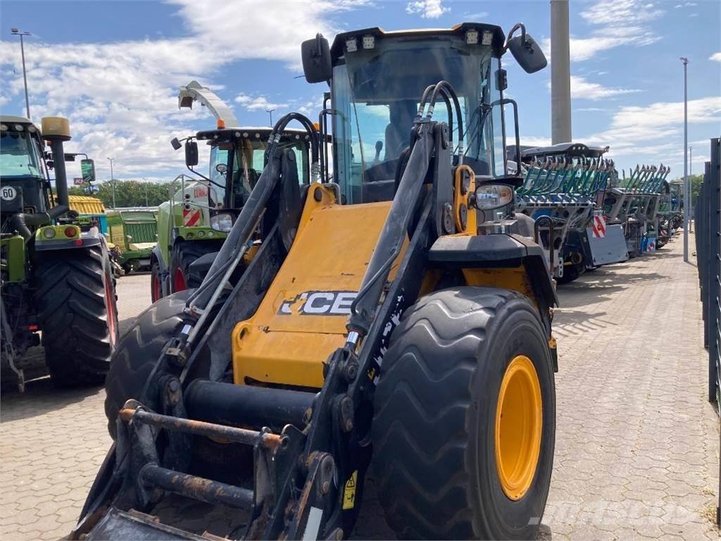 JCB 427 HT Колесни товарачи