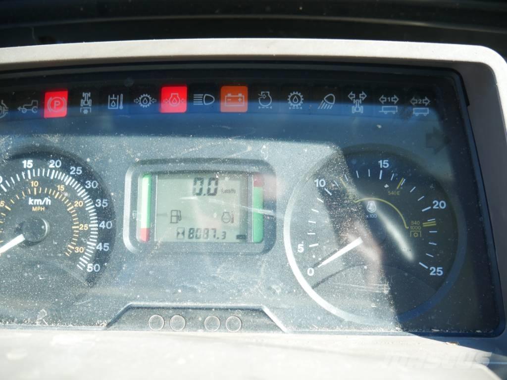 John Deere 6534 Трактори