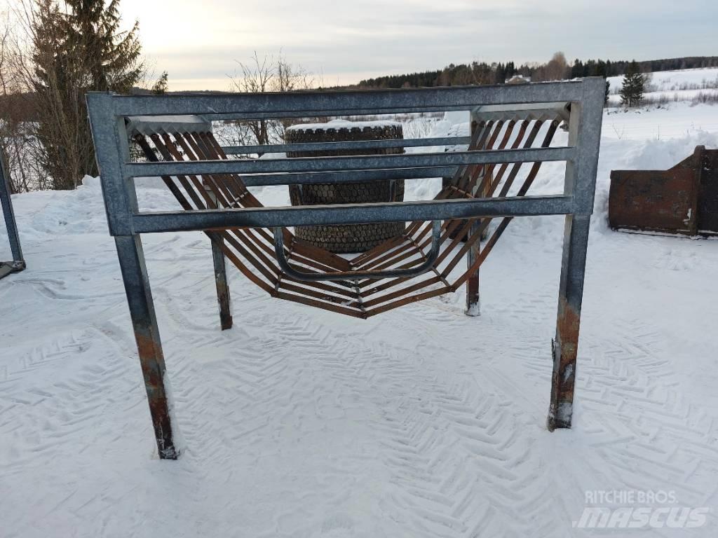 Bala Foderhäck Хранилки за животни