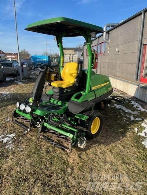 John Deere 7200 A Косачки за Fairway