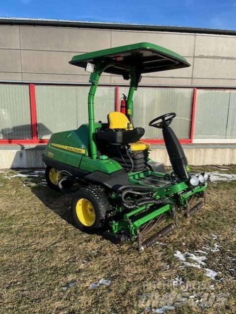 John Deere 7200 A Косачки за Fairway