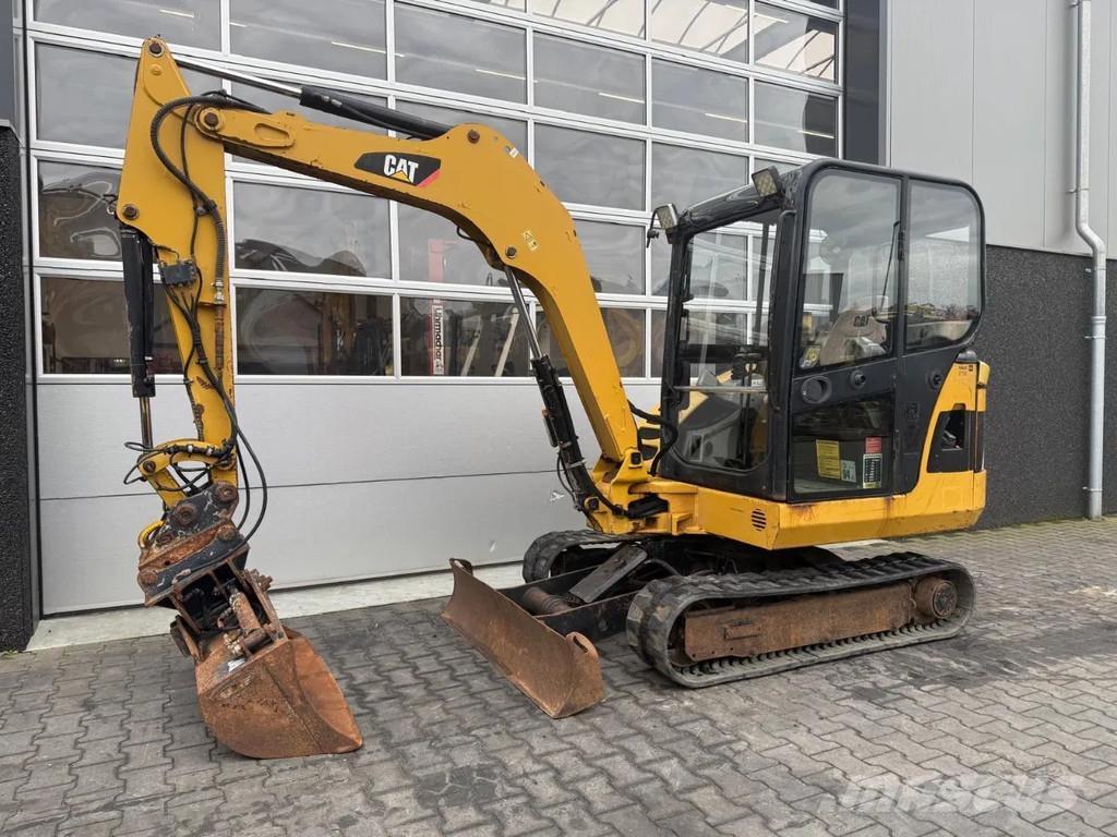CAT 302.5C Мини екскаватори < 7 т