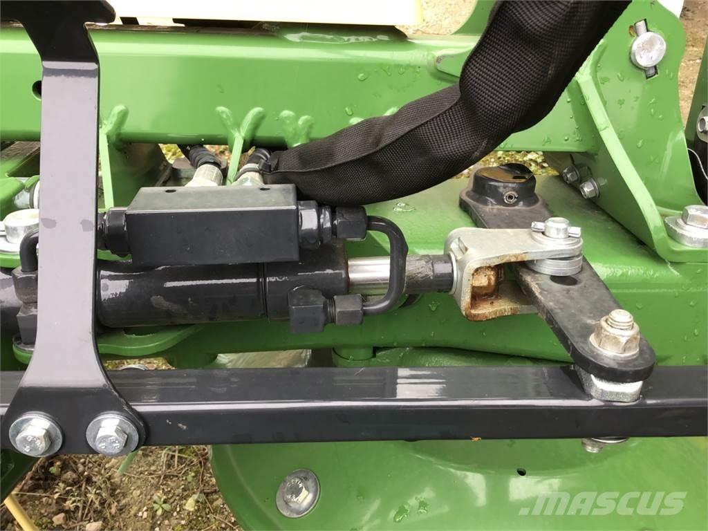 Krone Vendro 820 Гребла и сенообръщачки