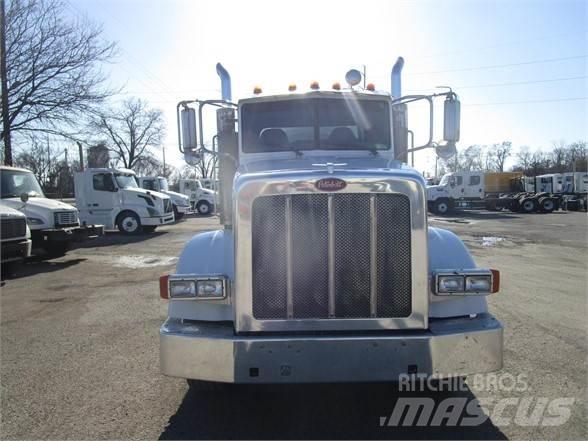 Peterbilt 365 Комби / вакуум камиони

