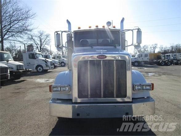 Peterbilt 365 Комби / вакуум камиони
