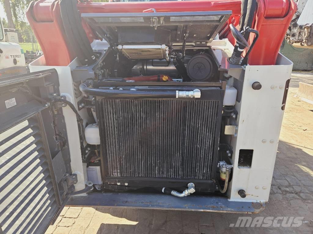 Takeuchi TL12 Верижен товарач