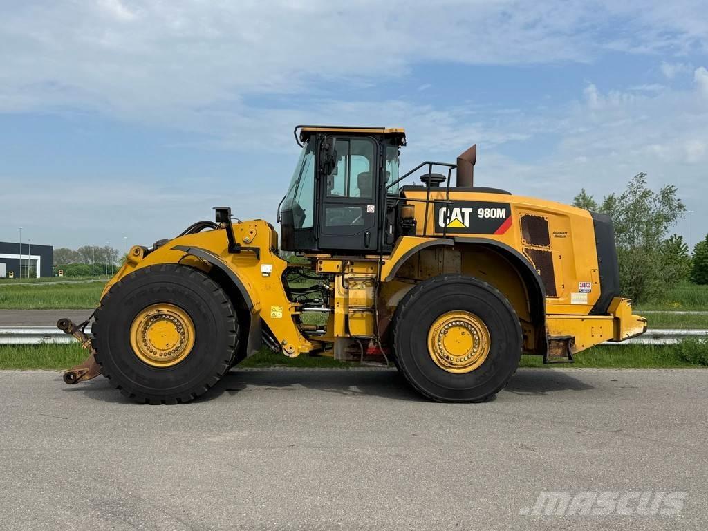 CAT 980M Колесни товарачи