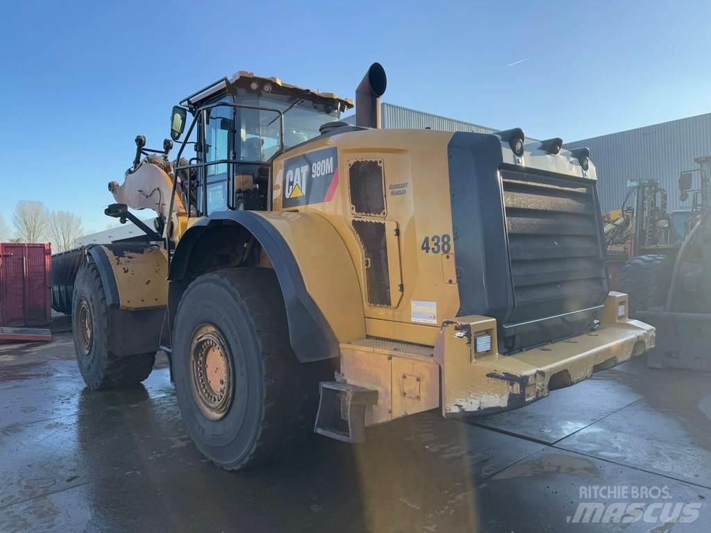 CAT 980M Колесни товарачи
