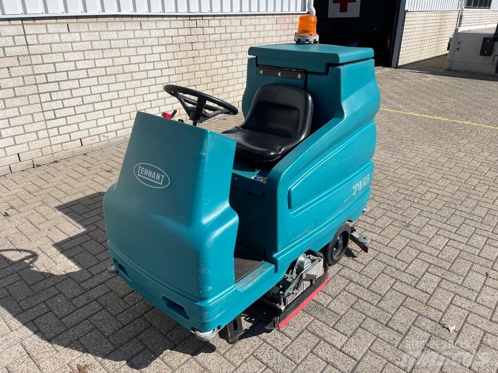 Tennant 7100 Автоматични метачки с четки