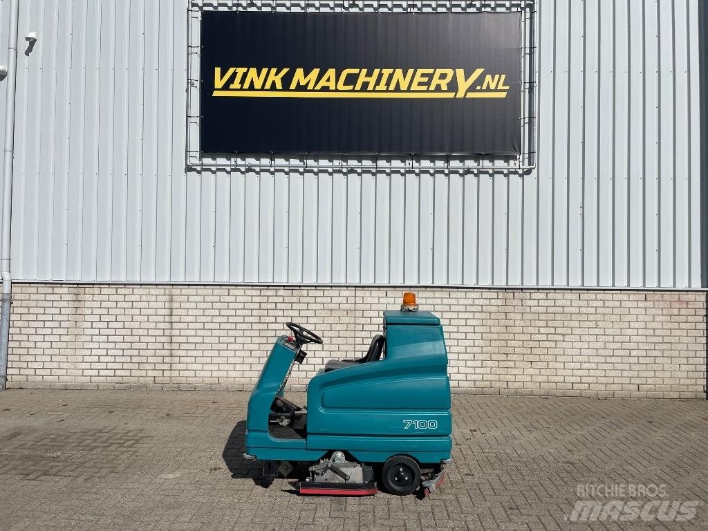 Tennant 7100 Автоматични метачки с четки