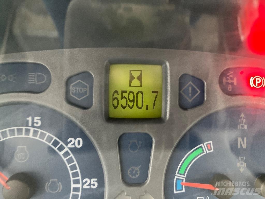 New Holland T 7030 Трактори