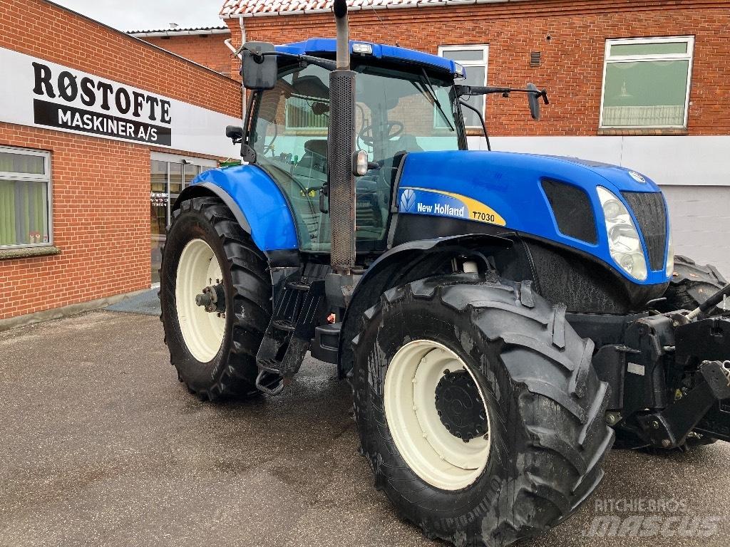 New Holland T 7030 Трактори