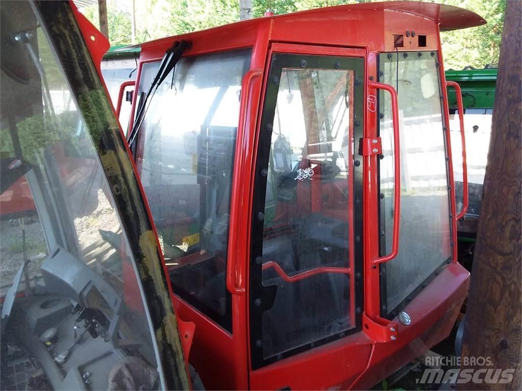 Komatsu 895 Кабина