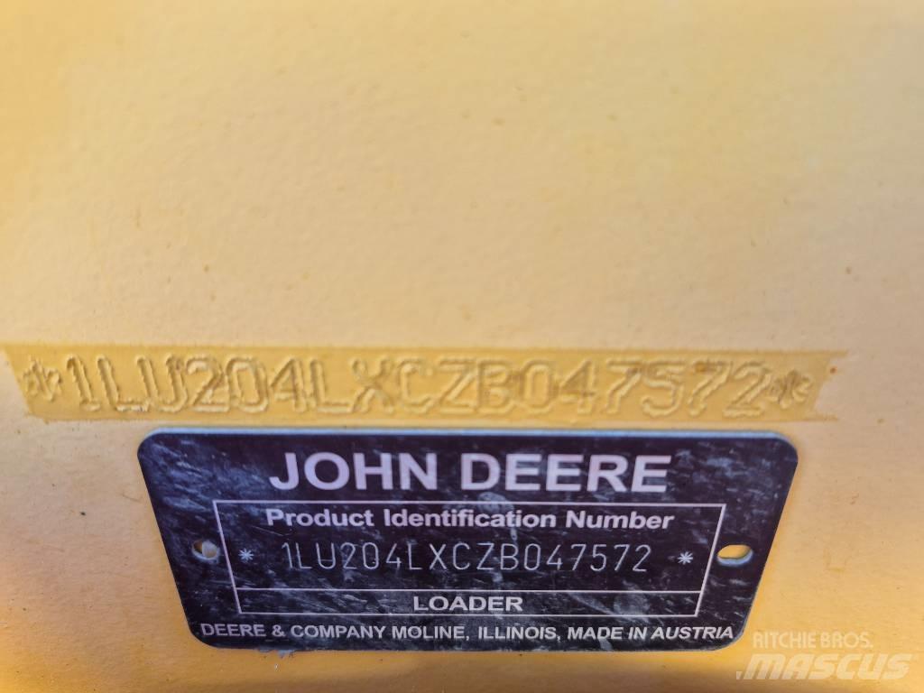 John Deere 204 L Колесни товарачи