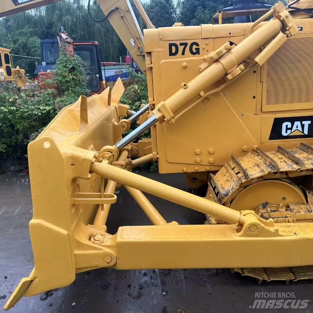 CAT D 7 G Верижни булдозери
