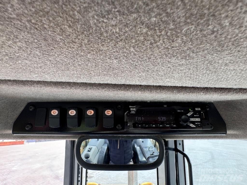 CAT D6N XL Верижни булдозери
