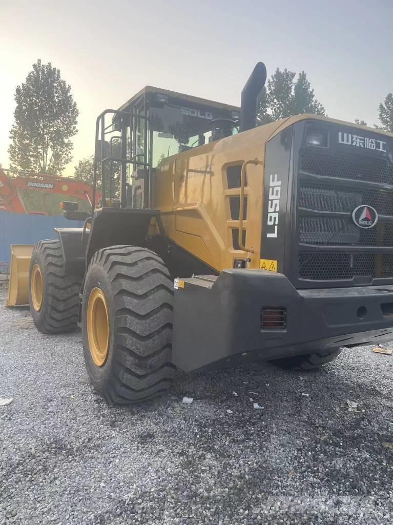 SDLG LG 956 F Колесни товарачи