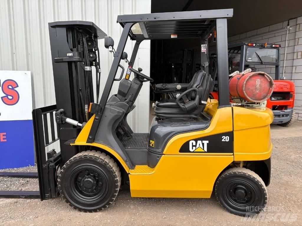CAT GP 20 N Камиони с АГУ