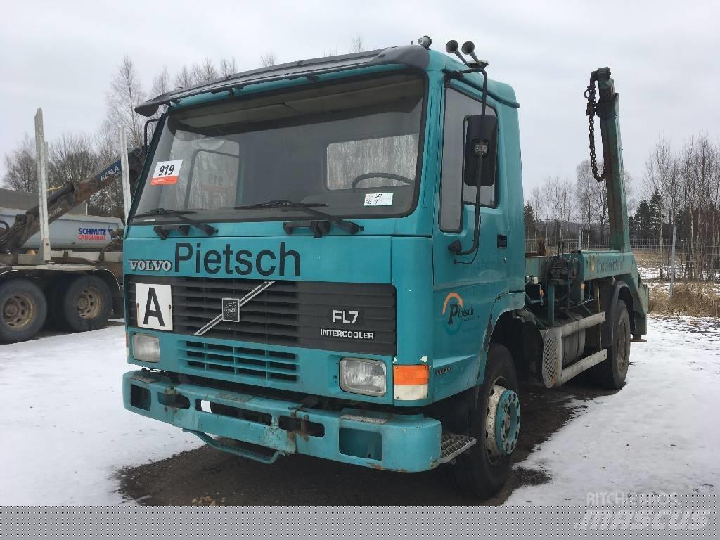 Volvo FL7 Камиони с кран с кука
