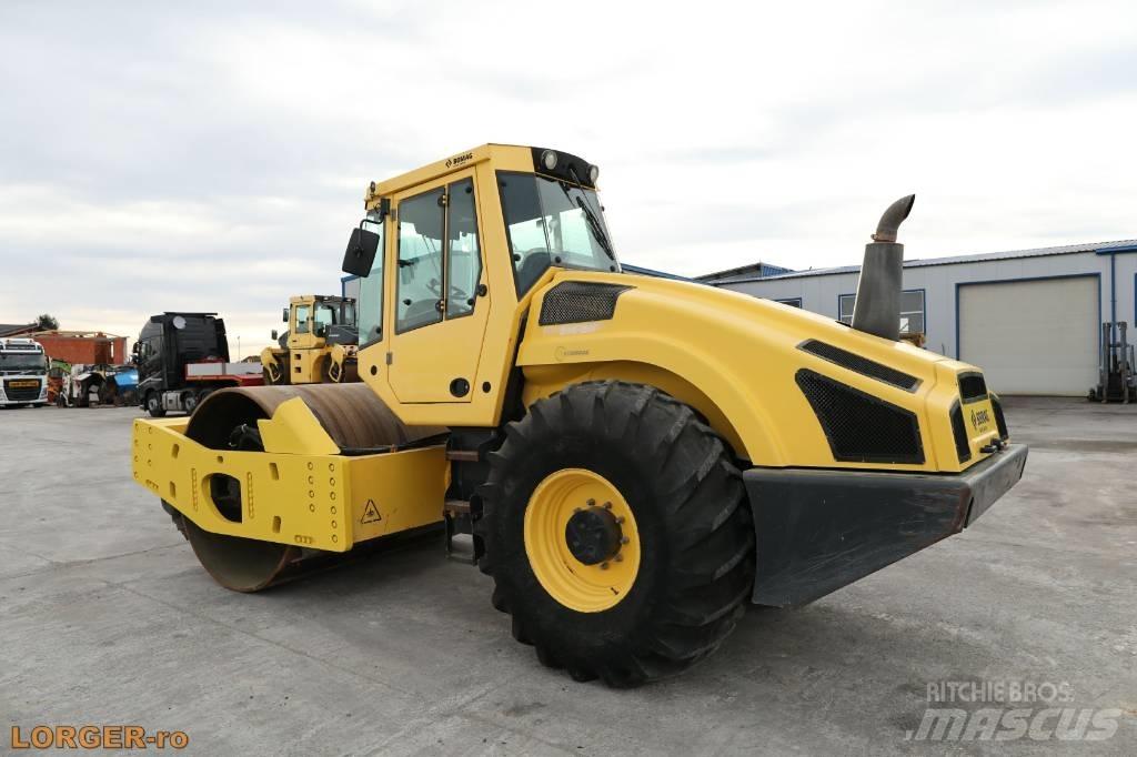 Bomag BW 216 D H-4 Еднобарабанни ролки

