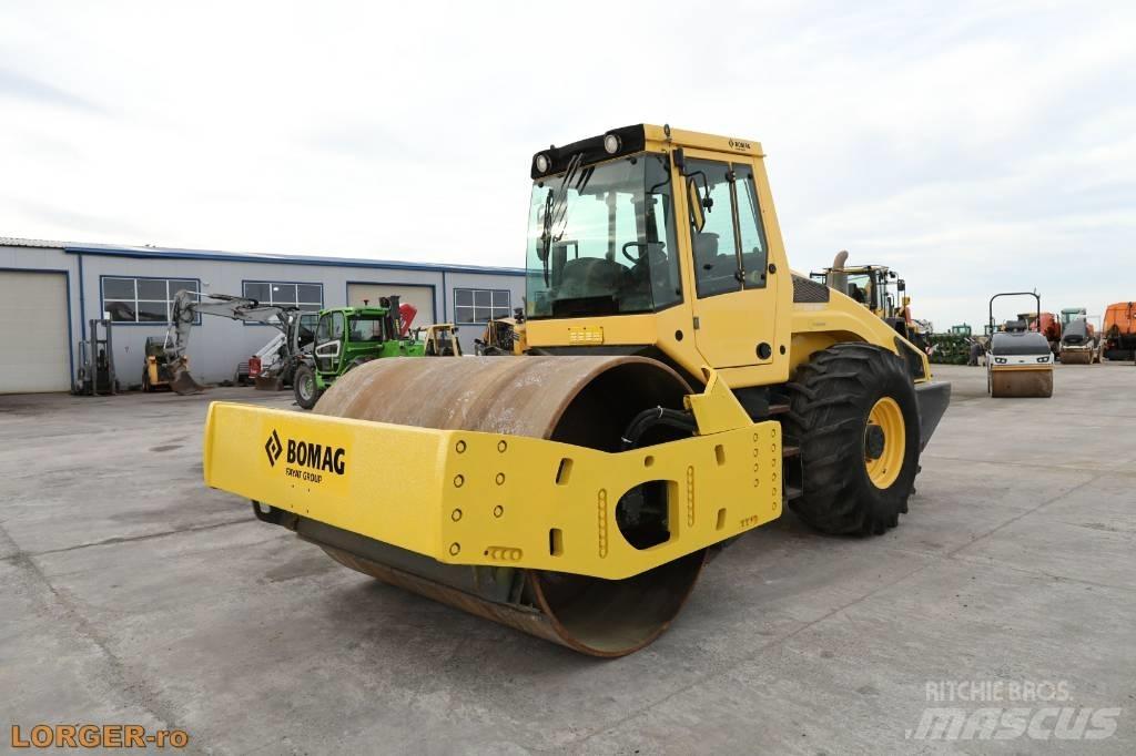 Bomag BW 216 D H-4 Еднобарабанни ролки
