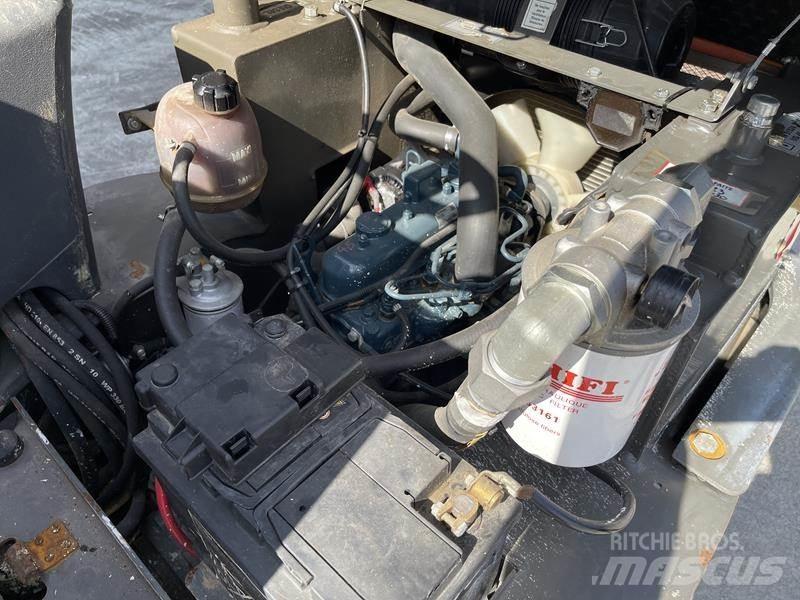 Ausa D 100 AHA Странични самосвали