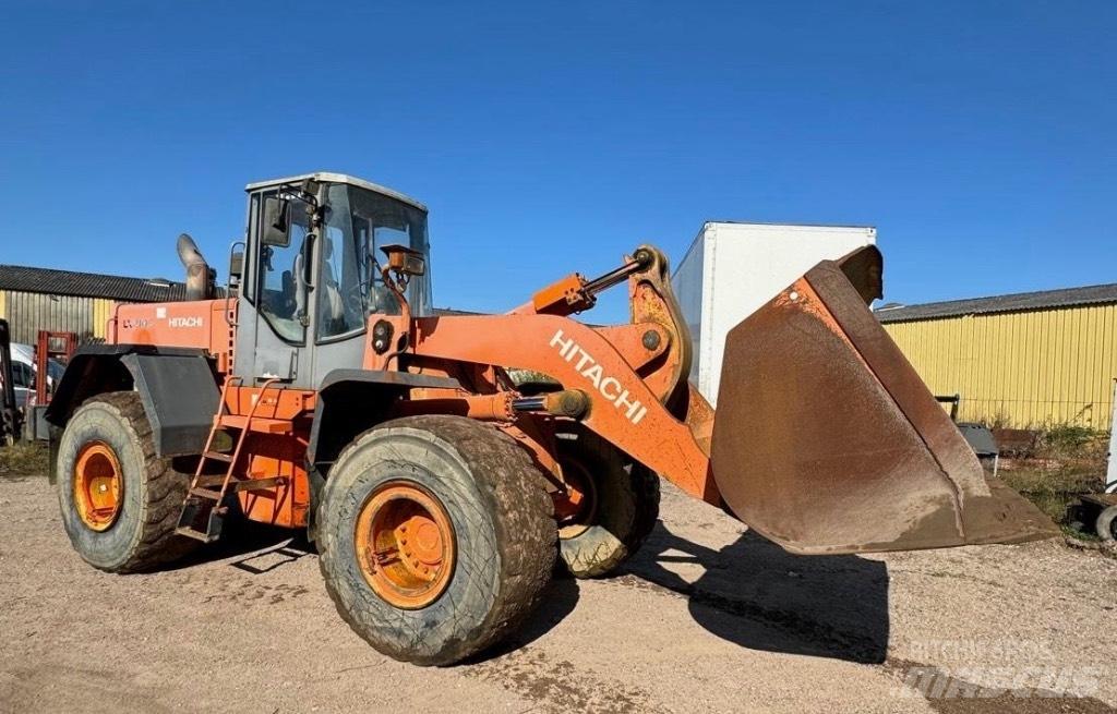Hitachi LX 210 E Колесни товарачи