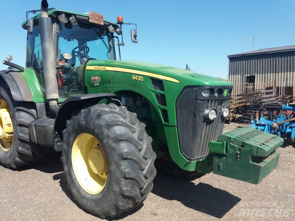 John Deere 8430 Трактори