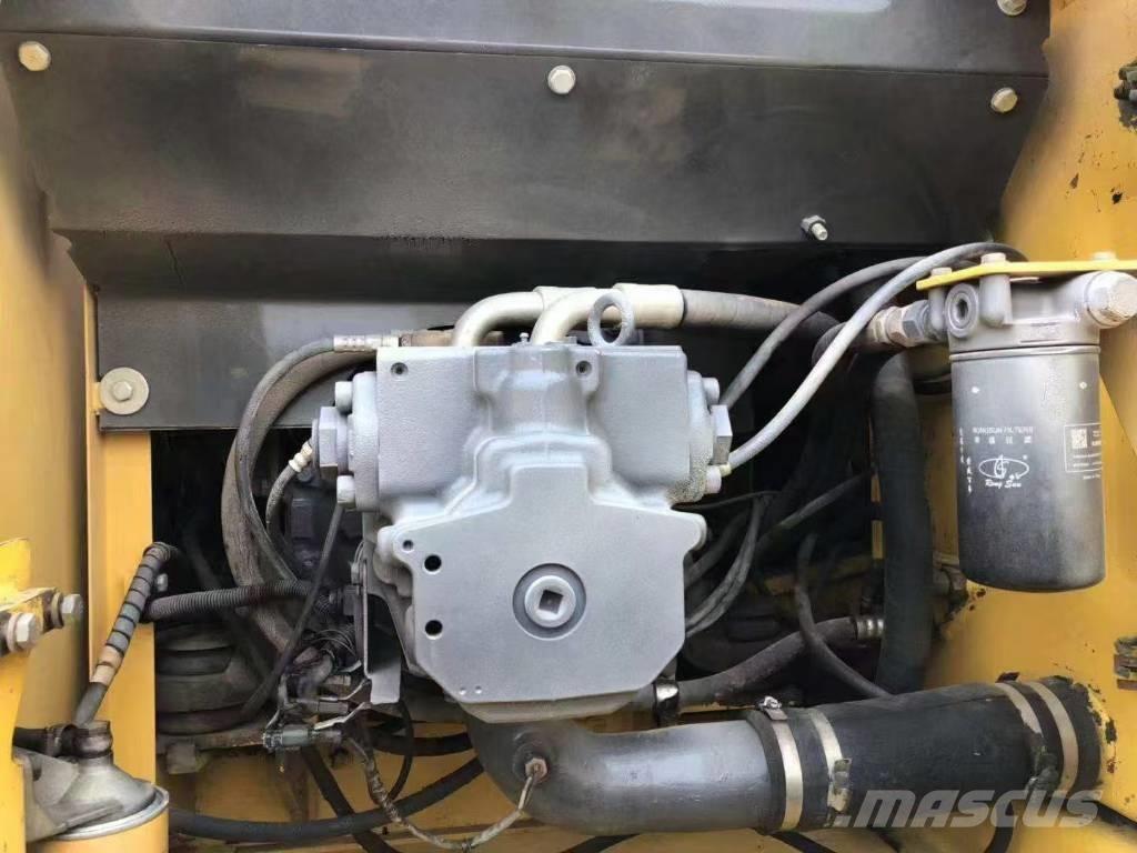 Komatsu 200-7 Верижен екскаватор