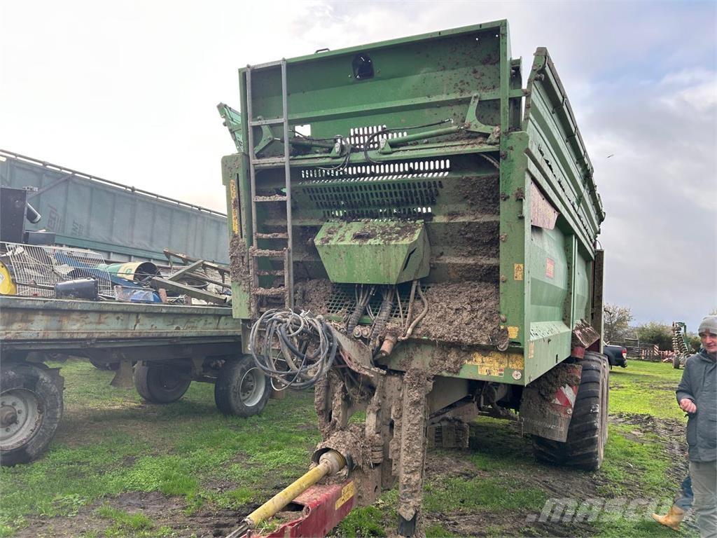 Strautmann PS 2401 Напоителни системи